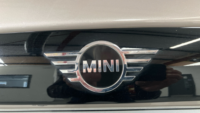 MINI Hatchback 1.5 Cooper Classic 5dr Auto Petrol Hatchback